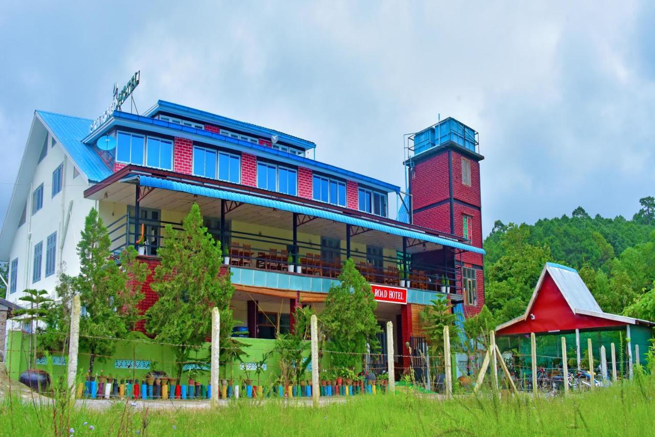 Railroad Hotel Калау Екстериор снимка