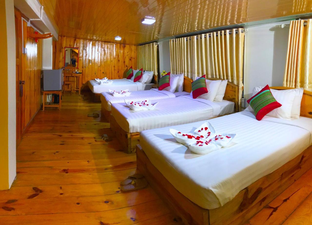 Railroad Hotel Калау Екстериор снимка