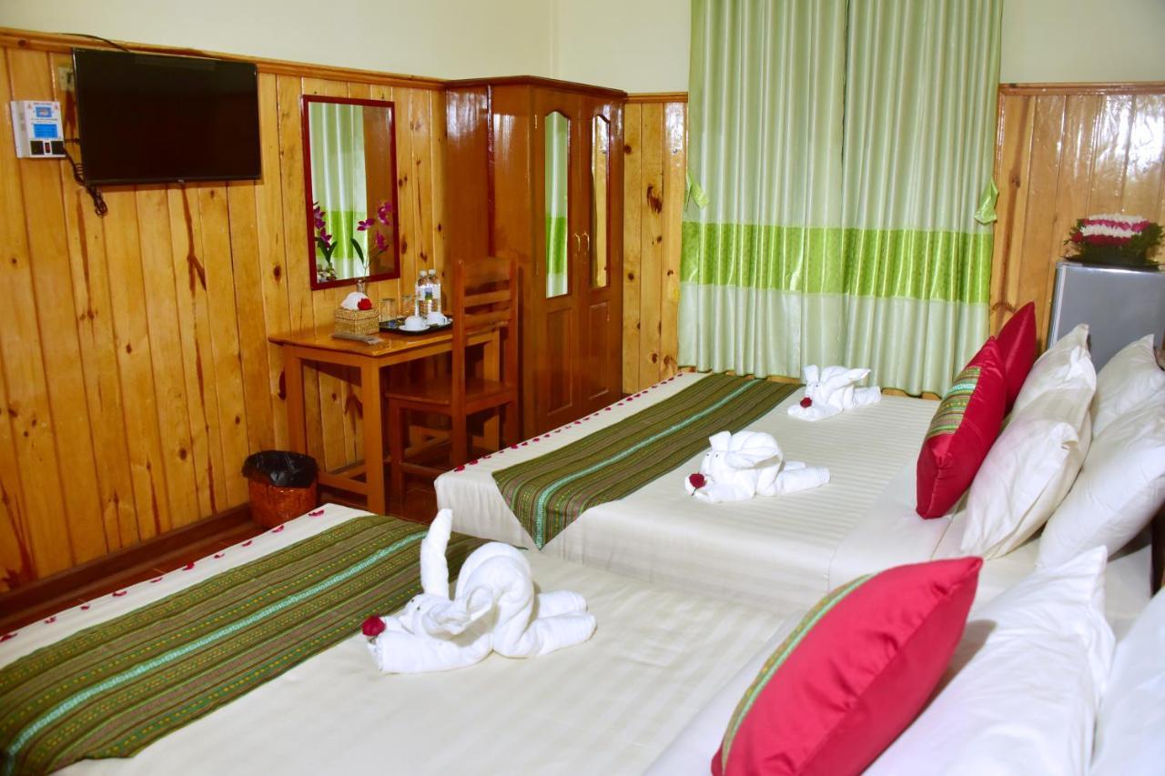 Railroad Hotel Калау Екстериор снимка