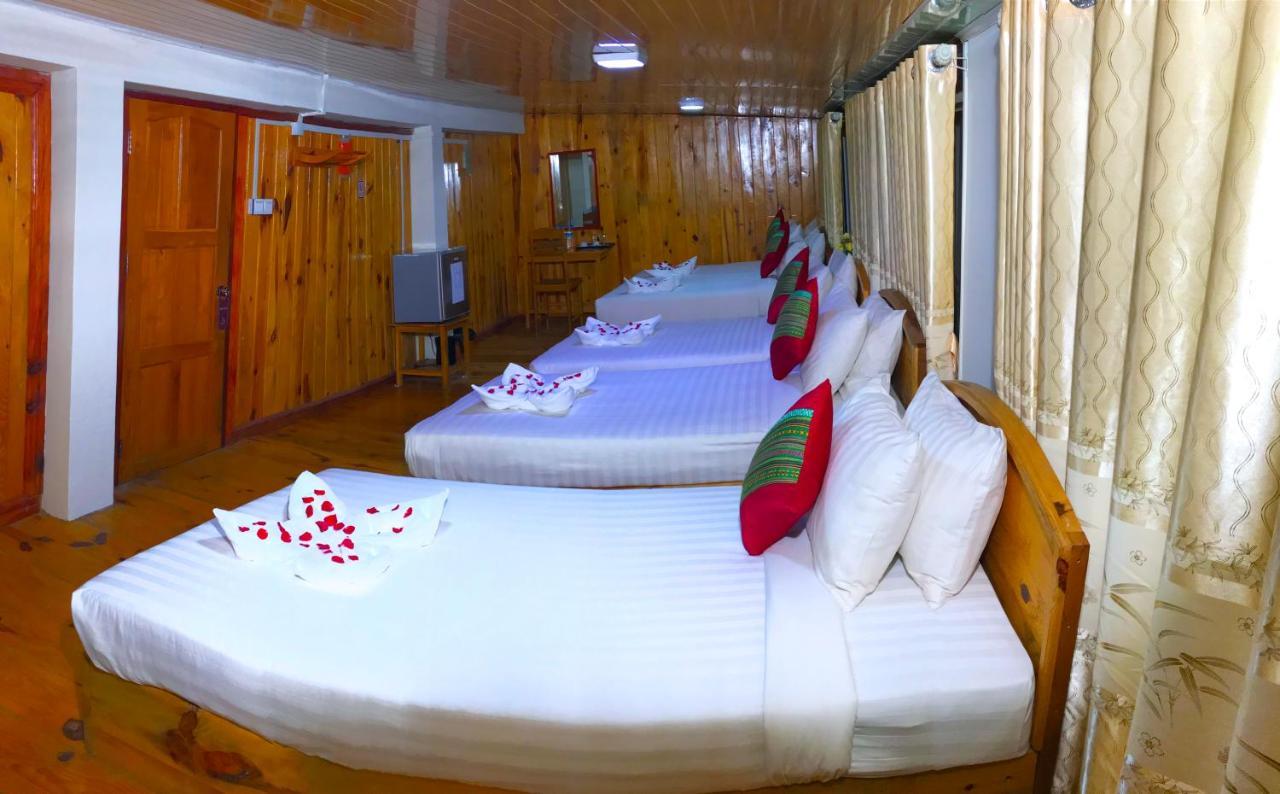 Railroad Hotel Калау Екстериор снимка