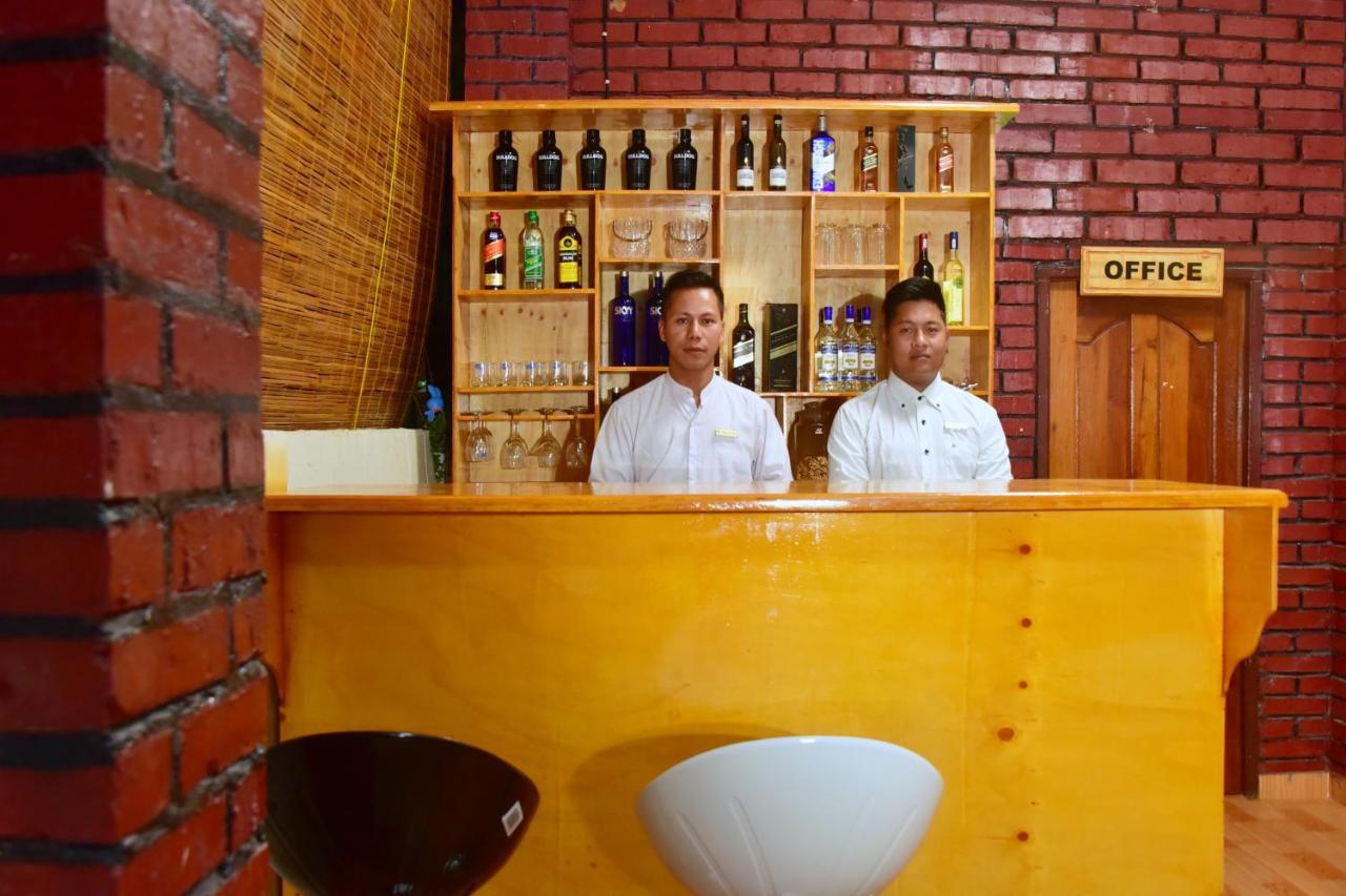 Railroad Hotel Калау Екстериор снимка