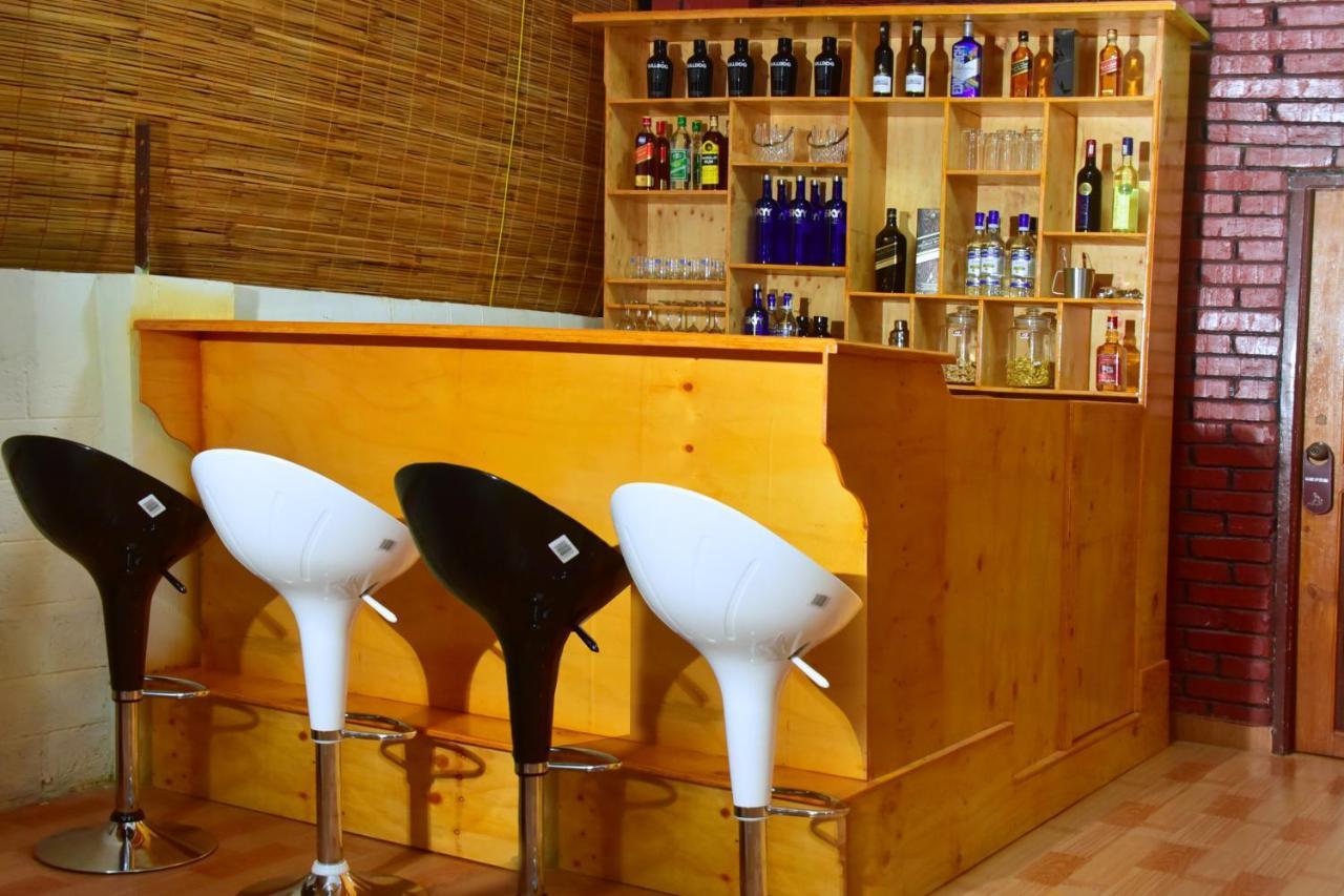 Railroad Hotel Калау Екстериор снимка