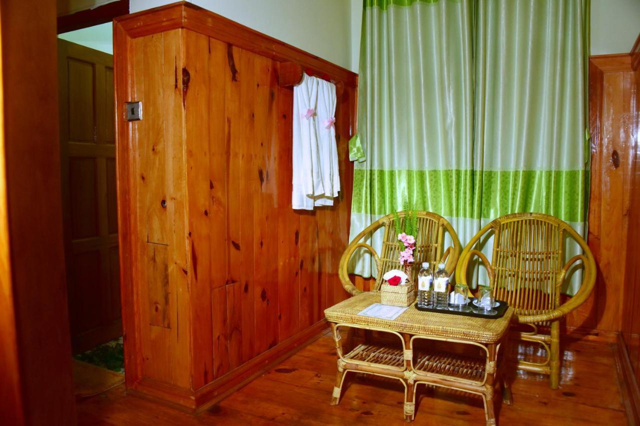 Railroad Hotel Калау Екстериор снимка