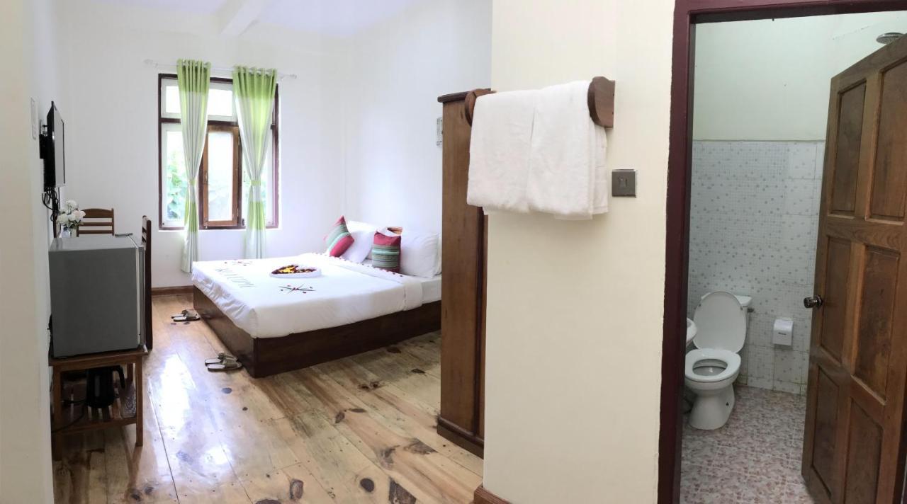 Railroad Hotel Калау Екстериор снимка